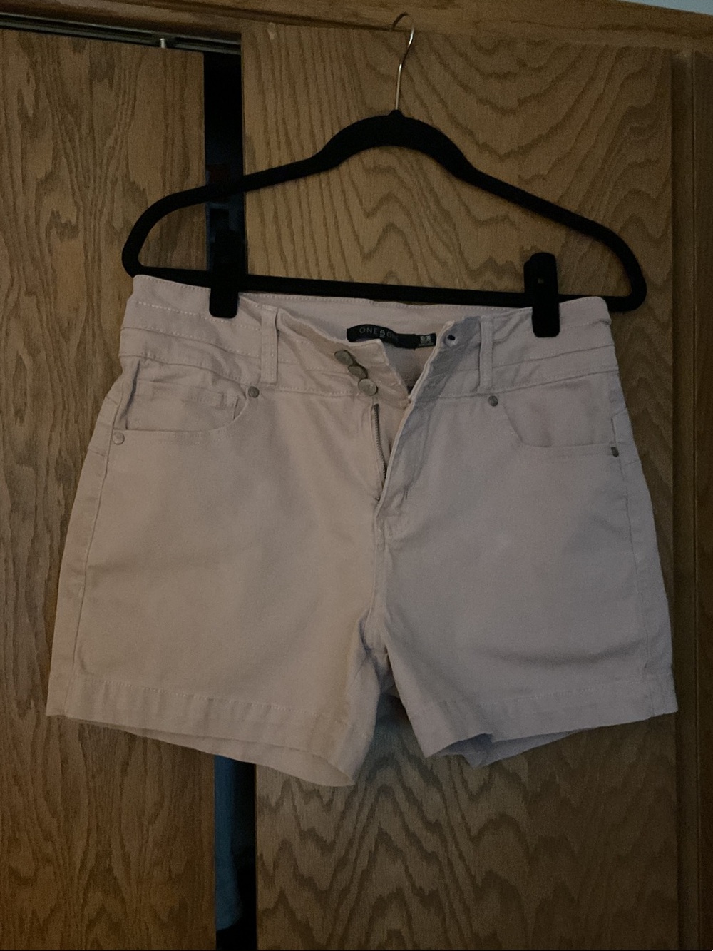 one 5 one Women's Cream Jean Shorts